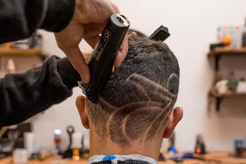 coupe cheveux avec motif